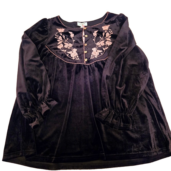 Umgee USA Embroidered Floral Velvet Top Blouse Black M runs large Boho - Picture 12 of 12